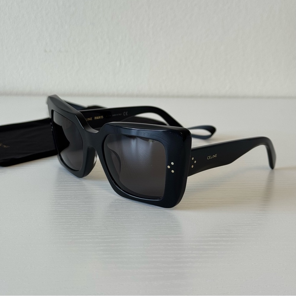 New! Celine Black Sunglasses CL40156U 01A, Authentic - Picture 1 of 8